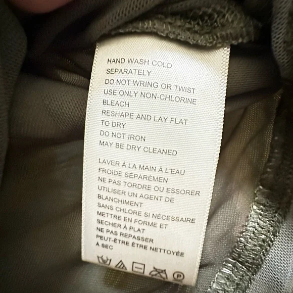 Free People Betty’s Garden Long Sleeves Stretch Top in Green Sz M Blue Flowers - Picture 6 of 7